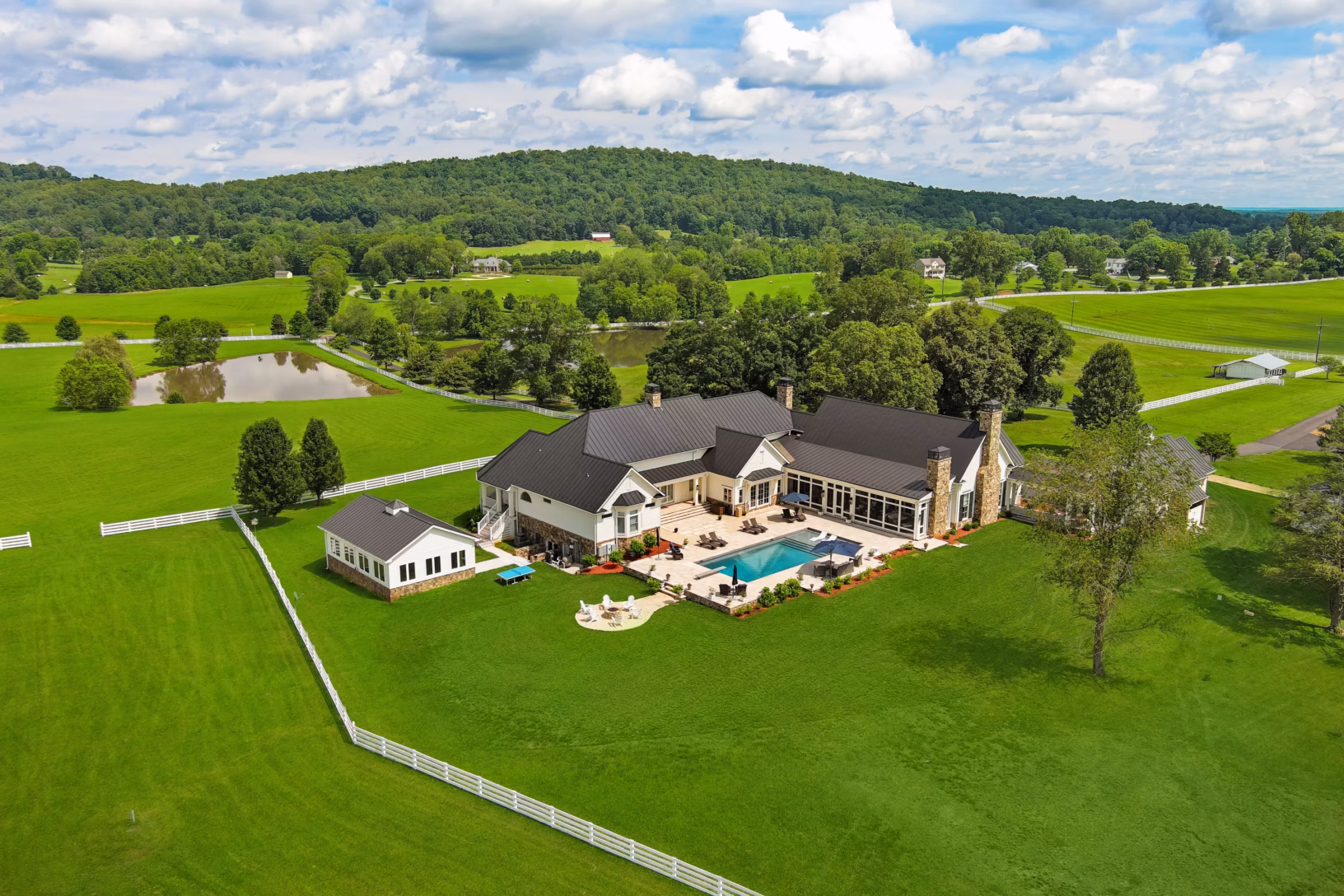 Magnolia Farm exterior with grounds view